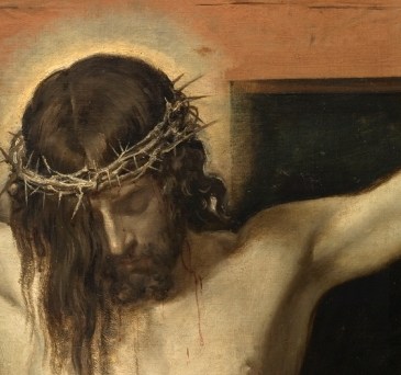 … y el rostro desnudo del Crucificado